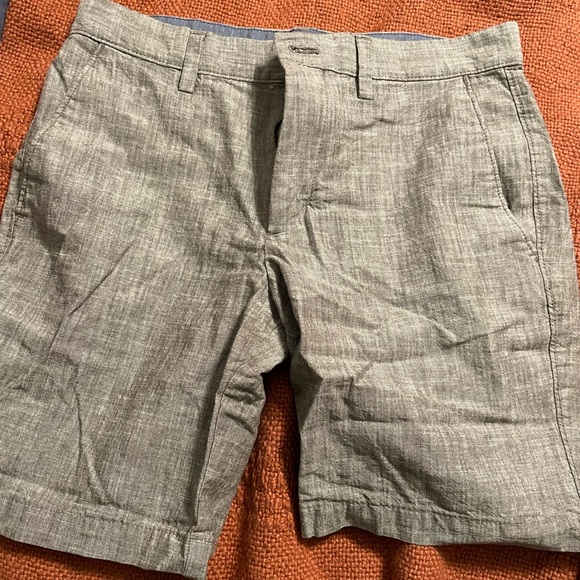 Banana Republic Slim Fit Cargo Shorts - Picture 3 of 3